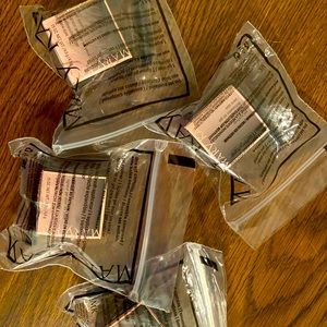 Mary Kay gel eyeliner with applicator - jet black